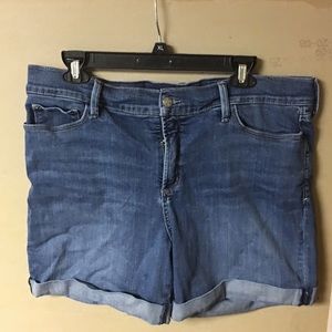 NYDJ Size 18 Avery Denim Shorts